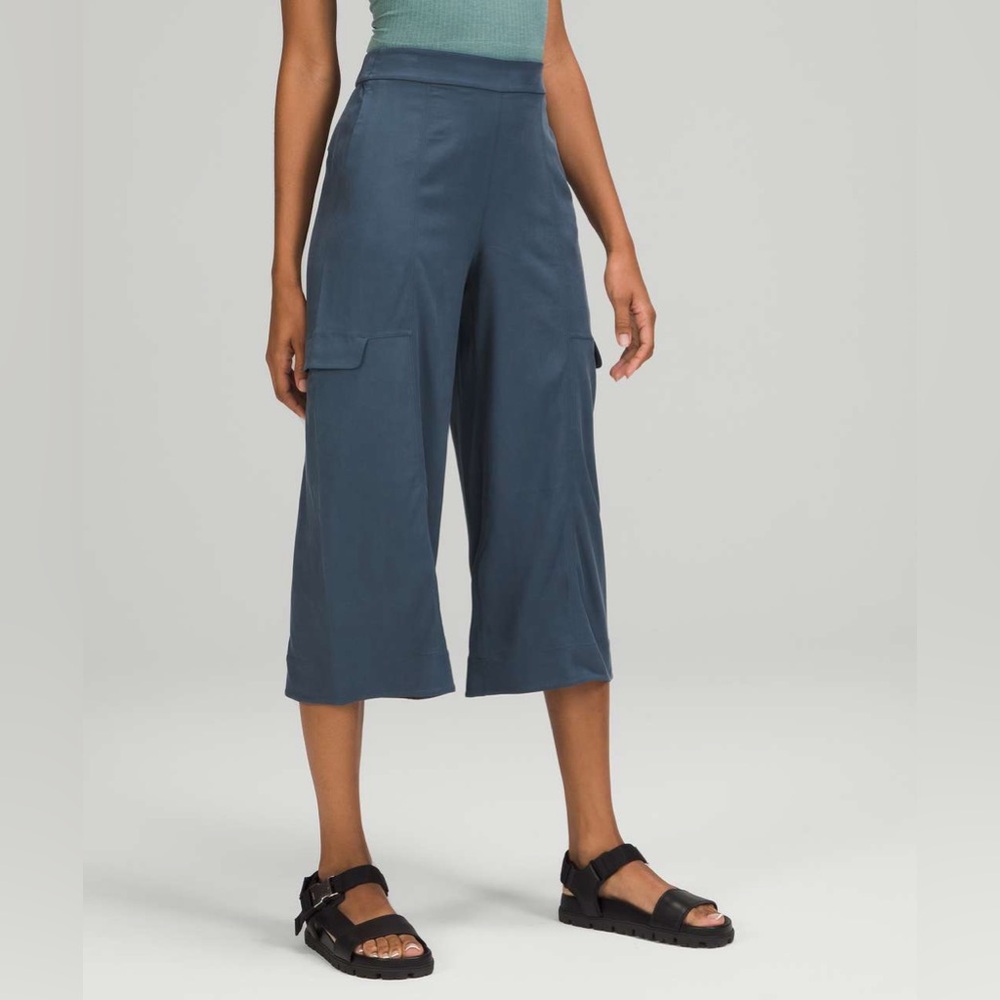 Lululemon Metropolis Maven High Rise Crop Pant in Iron Blue